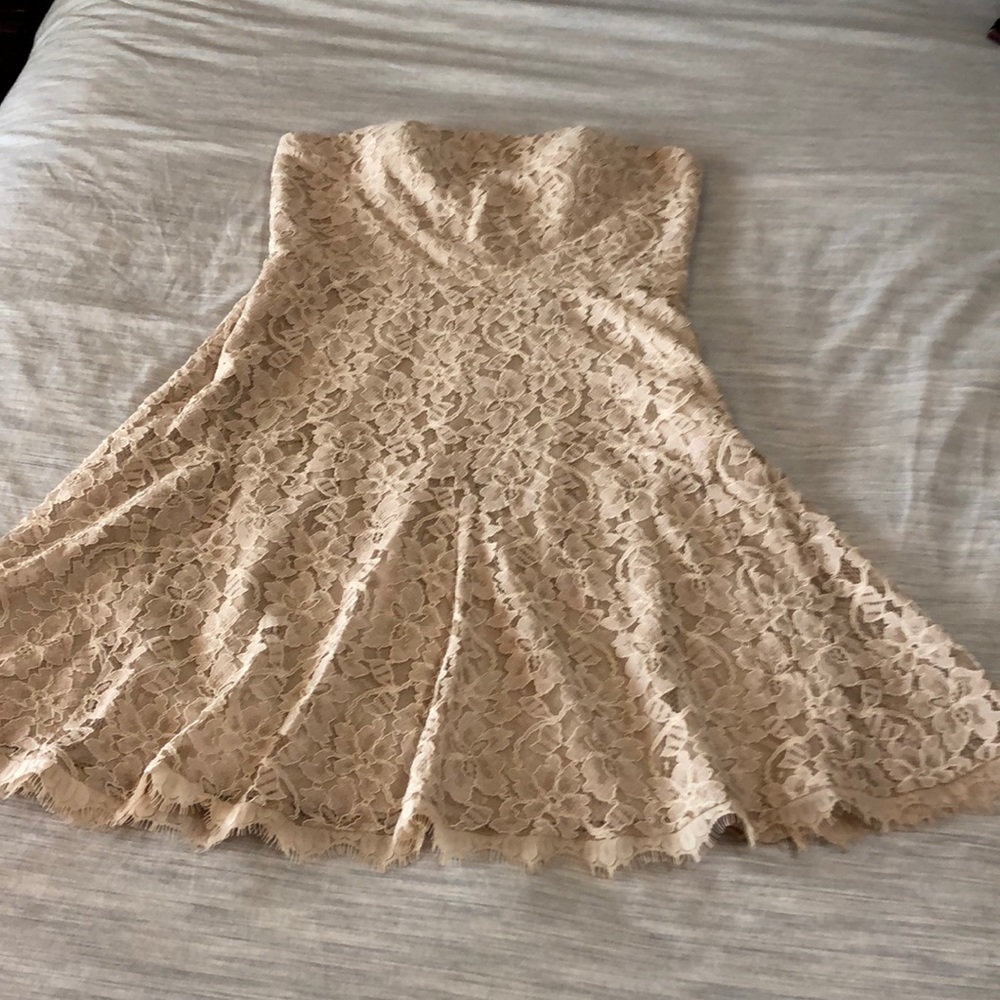 DianevonFurstenburg dress cream/tan lace strapless